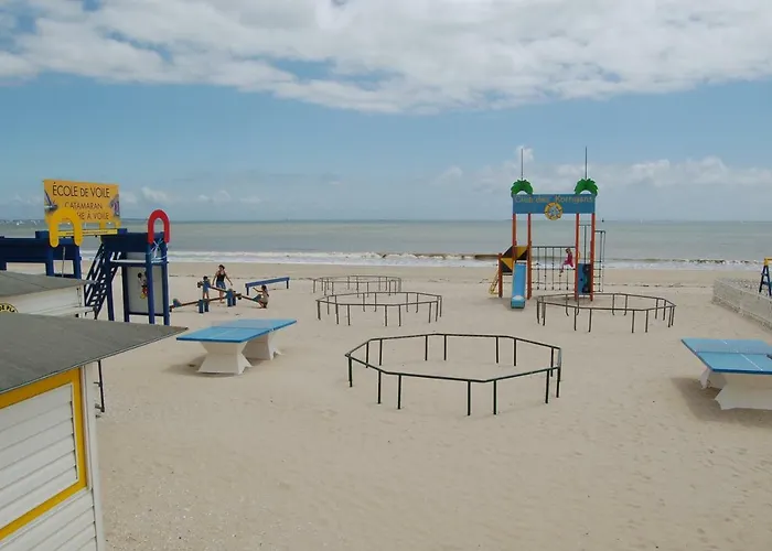 Appartement La Baule Plage Apartment *